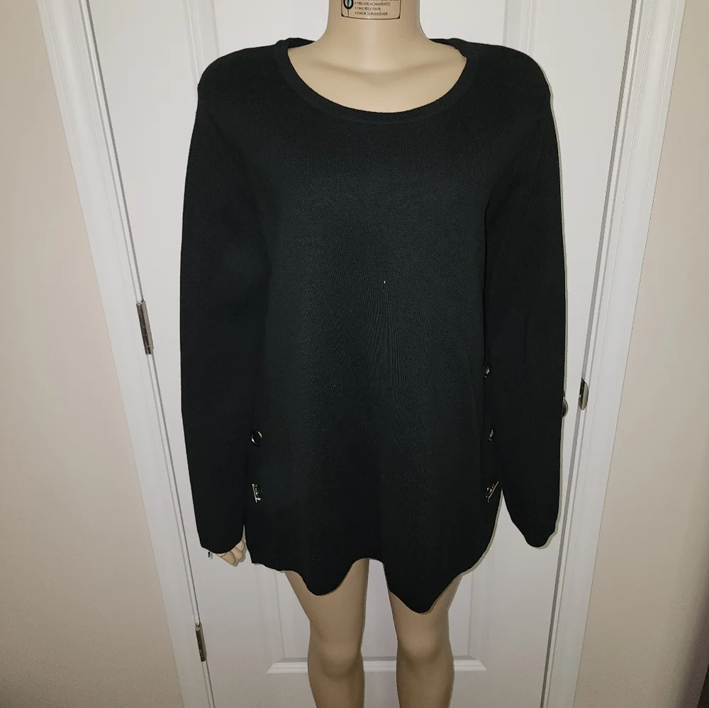 Sweater - Picture 1 of 4